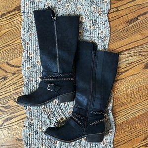 Women’s SO “Odetta” Wide Calf Riding Boots Knee High Low Heel BLACK size 8